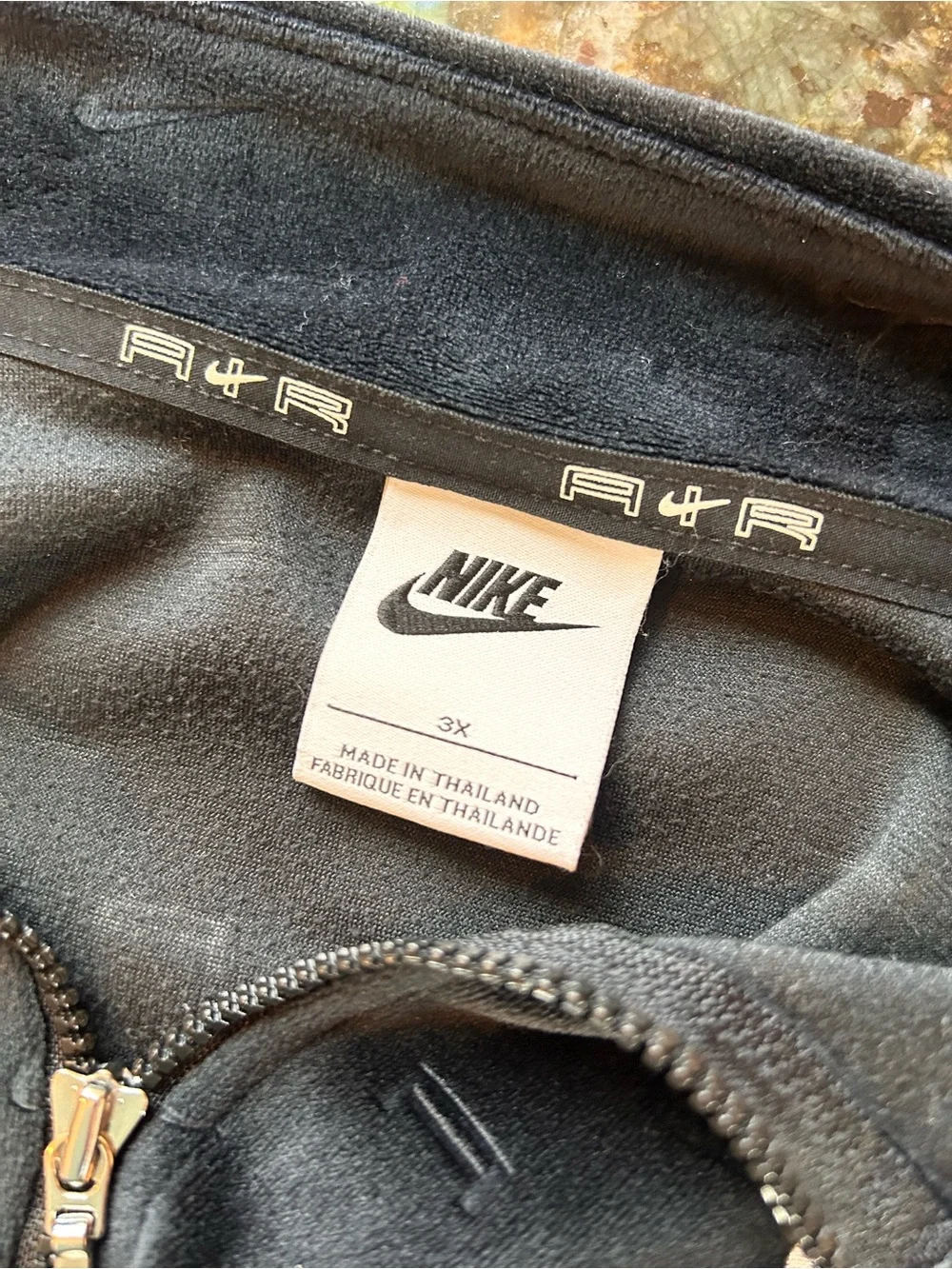Nike Air Velour Embossed Logo 1/4 Pullover. Cropped. Sporty. EUC. SZ3X. Lounge